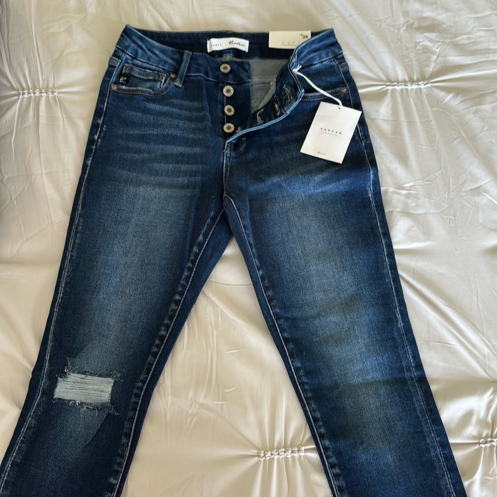 Button fly Kan Kan  jeans.